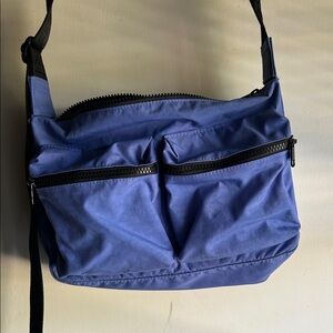 BAGGU Medium Cargo Crossbody in Pansy Blue